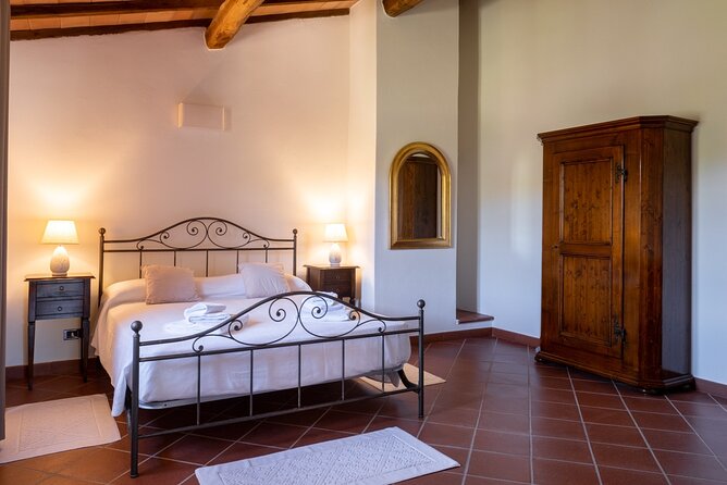 3-day private experience as a winemaker at a wine resort in Tuscany - Tastings paired with real meals at the resort restaurant
