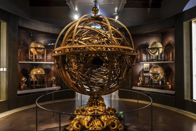 3 hours: Private walking tour of Florence and Accademia Gallery guided visit - Price and value: $324.41 per group up to 9