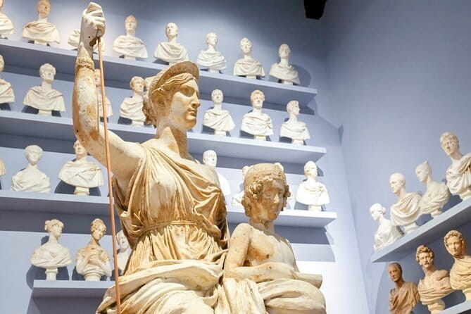 Academia Gallery: Statue of David Evening Tour - Piazza Santissima Annunziata: meeting point and fast entrance