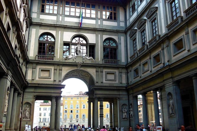 Accademia & Uffizi: Entry tickets & self-guided visit app - Stop 1: Galleria dell’Accademia for Michelangelo in 2 focused hours