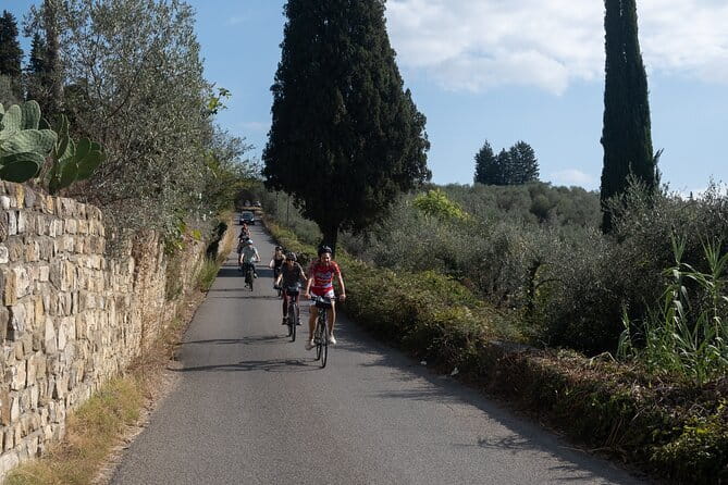 Active Full Day Tuscan Bike Tour With Wine Tasting and Lunch - Getting Started at Via del Campuccio: Bikes, meeting time, and the real pace