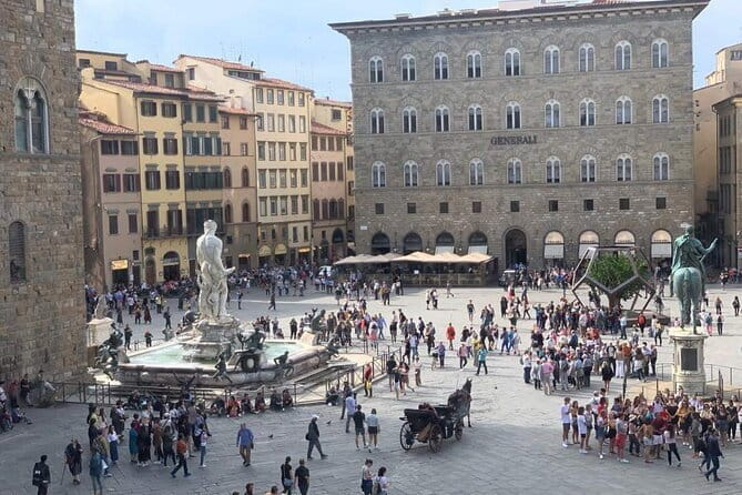 Art and History in Florence: Small Group Walking Tour - Key things you’ll notice on this Florence walk