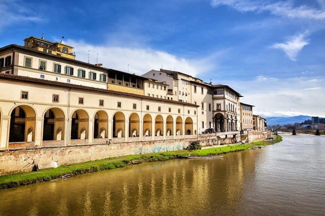Art Florence: Uffizi Gallery Skip the line with Expert Insights - Why the Uffizi line can eat your day