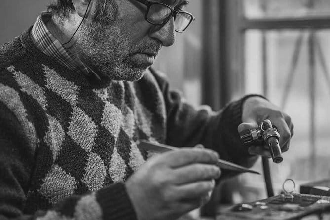 Artisan Workshops: Private Walking Tour in Florence - Ponte Vecchio goldsmith workshop: handmade jewelry with a real maker mindset
