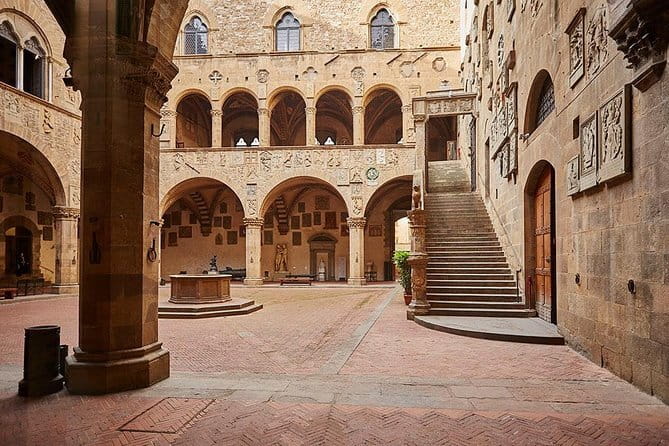 BARGELLO Museum, Glories of Renaissance, Michelangelo and Donatello - Getting There at 11:00 and Finding the Meeting Point Fast