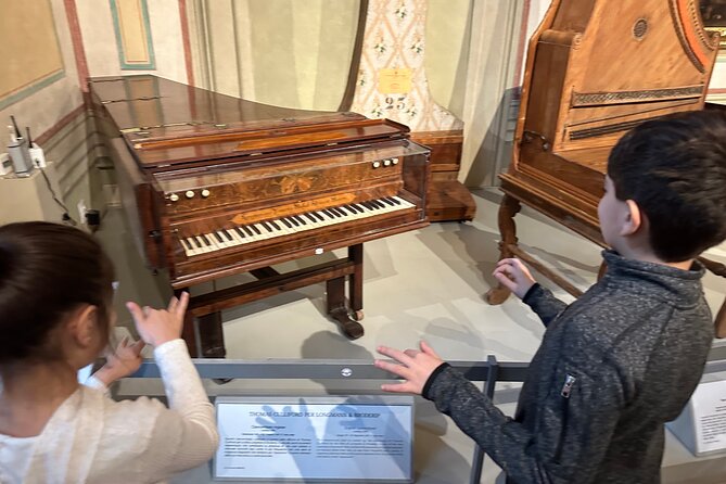 Best of Michelangelo in Florence Tour for Kids with Academy Gallery Fast Access - Stop 2: Piazza della Signoria—Palazzo Vecchio and the city’s power vibe