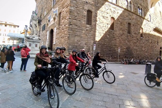 Bike Tour of Florence with Piazzale Michelangelo - Meet Up, Get Your Gear, and Think About How You’ll Ride
