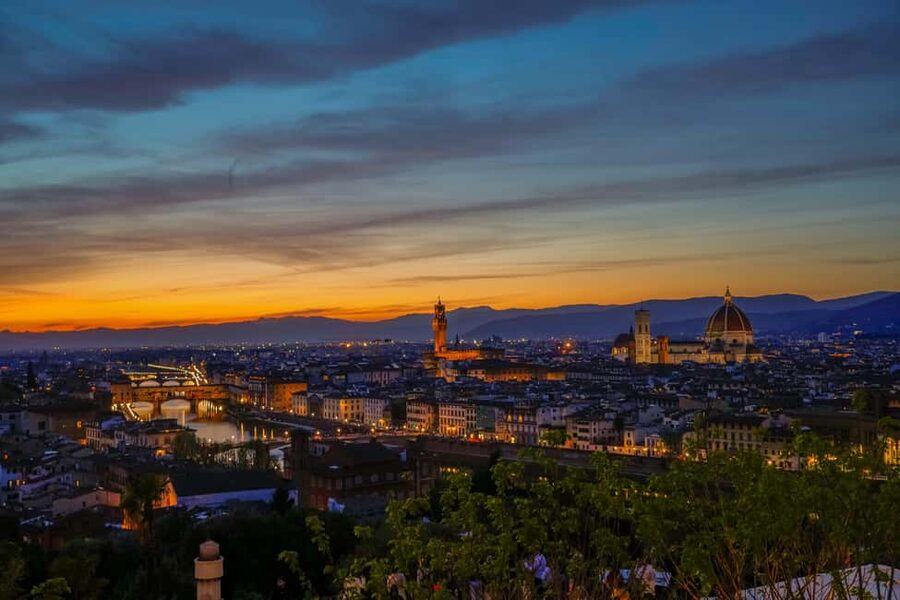 Brunelleschi's Dome & Florence Duomo Cathedral Entry Ticket - Inside Santa Maria del Fiore: frescoes and stained glass moments