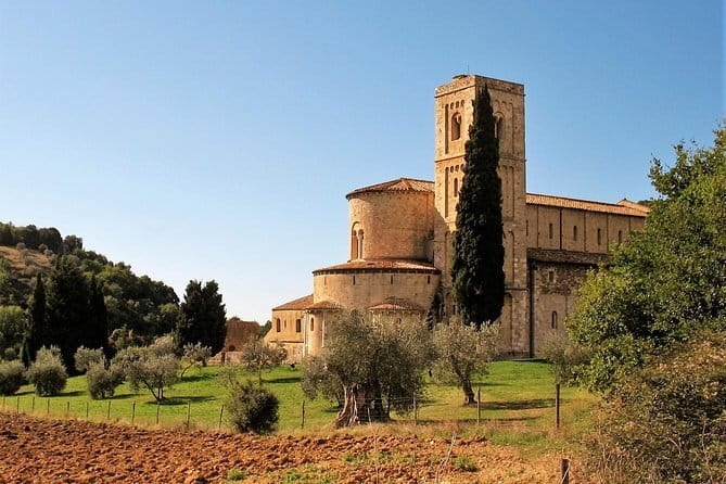 Brunello and Nobile, Wine Lover Tour Montalcino and Montepulciano - Montalcino Walk: Where the Walled Town Feeling Makes Brunello Real