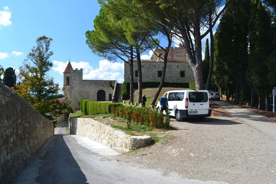 Chianti Rufina: Wine Tour in Castle & Historical Villa - Practical notes that help your day feel easier