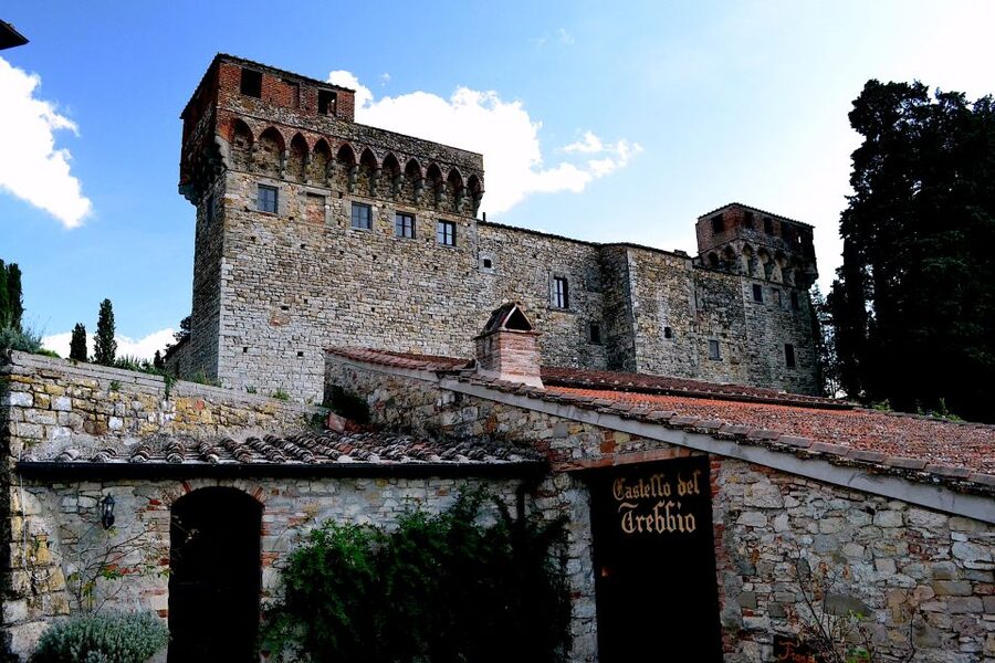 Chianti Rufina: Wine Tour in Castle & Historical Villa - Chianti Rufina, the smart way: castles, tastings, and a human pace