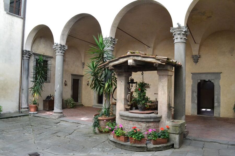 Chianti Rufina: Wine Tour in Castle & Historical Villa - Lunch in Chianti: Tuscan produce, the real reset button