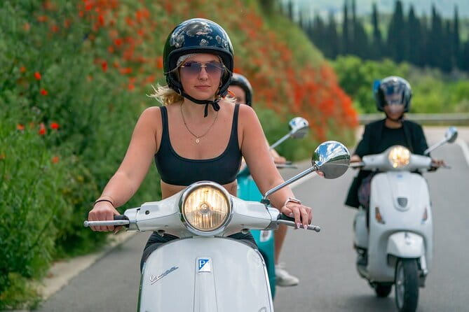 Chianti Vespa Tour with Lunch from Florence & E-car Option - Vespa Or Fiat Topolino e-car: Picking the Right Comfort Level