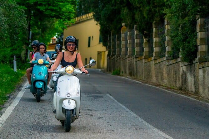 Chianti Vespa Tour with Lunch from Florence & E-car Option - Getting Comfortable Before You Hit the Road