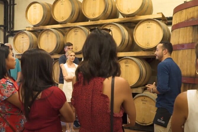 Chianti vineyards: Small-Group tour with wine tasting & Dinner - Weather changes and indoor dinner: how to protect your expectations
