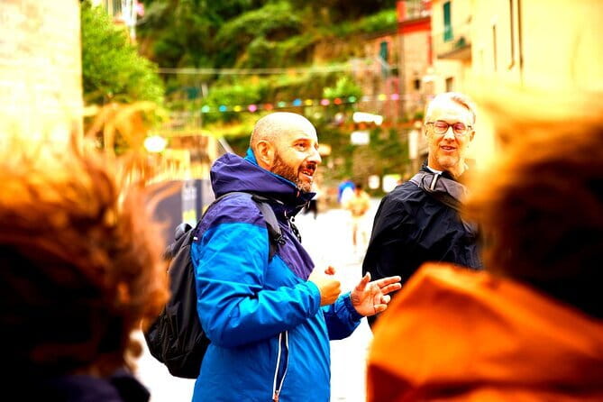 Cinque Terre & Pisa Premium Tour from Florence - Manarola Stop 1: Getting Oriented in a Town of Cliffside Views
