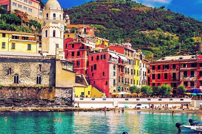 Cinque Terre Vibes with Postcard Perfection and Lunch Treats - Manarola’s Cliff Paths: Guided Walking Time That Feels Made for Photos