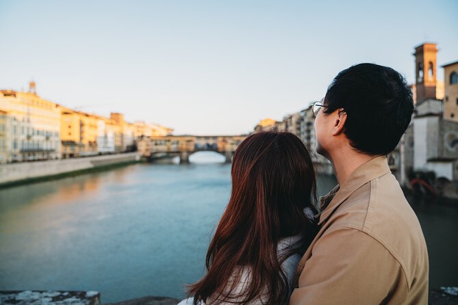 Classic Photoshoot in Florence - How the photographer gets natural, posed, and candid shots in one session