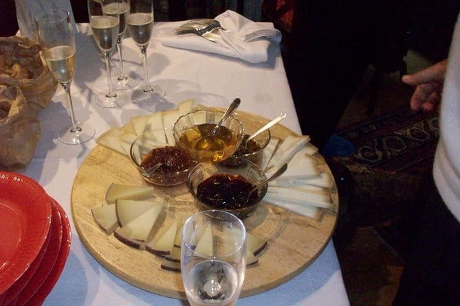 Cooking class and home made pasta in Florence with LA VIVANDIERA! - Meet Cinzia Masini and the old rolling-pin approach
