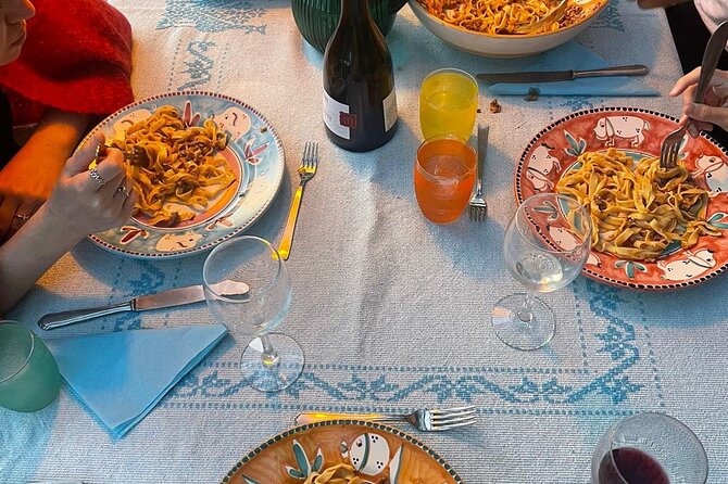 Cooking Class for Pasta Lovers in Florence Country House - The Florence food market stop that feels like day-to-day life