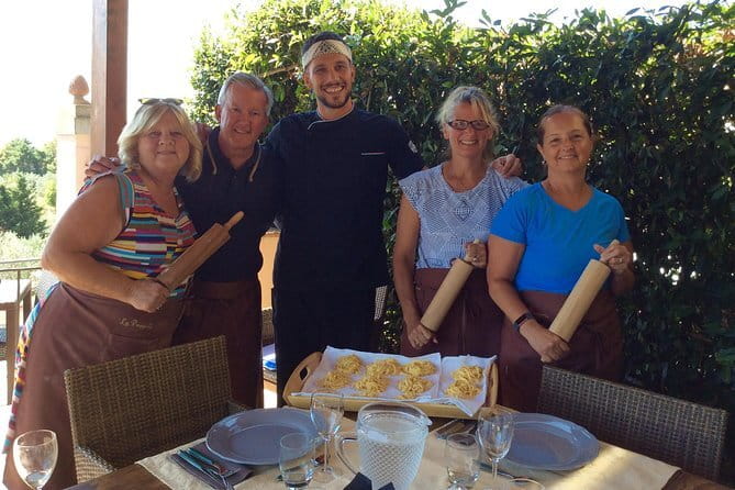 Cooking Class in a Florentine Villa with Transfer for small group - Small Group Logistics: What to Expect (and What Could Frustrate You)