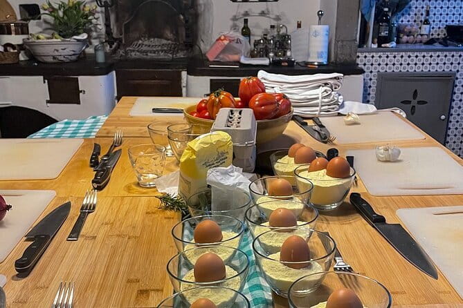 Cooking class in your holiday rental - Dessert Night: Cannoli, Cantuccini, Tarts, and Tiramisù