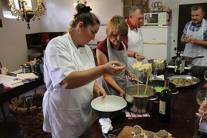 Cooking class, visit to the wine cellar, 2500 year old granaries - The kitchen part: Chef Giuditta teaches Tuscan techniques