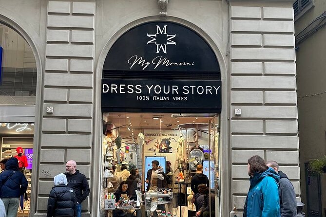 Create the sneaker of your dreams in Florence - Getting started at Via dei Calzaiuoli and meeting your team