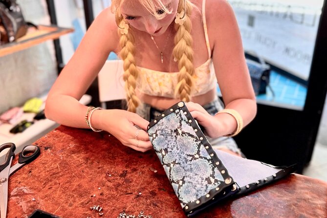 Create your own leather wallet in Florence + coffee - Why Make A Leather Wallet In Florence?