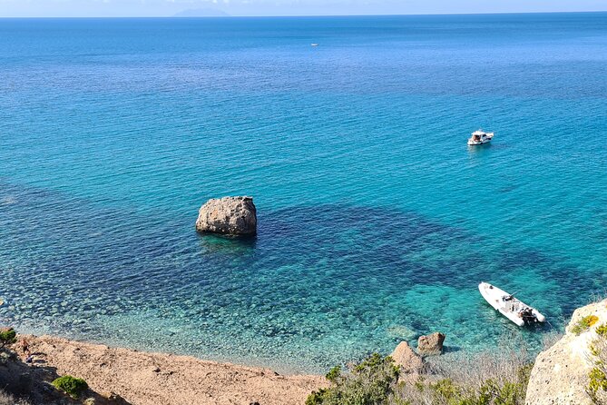 Daily excursions and guaranteed fun in Argentario - Stop 3: Giannutri—two coves (Spalmatoio and Cala Maestra) and real fish time