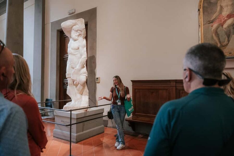 David & Duomo VIP Tour with Exclusive Terrace Access & Dome - Meeting point and what to bring so the tour stays smooth