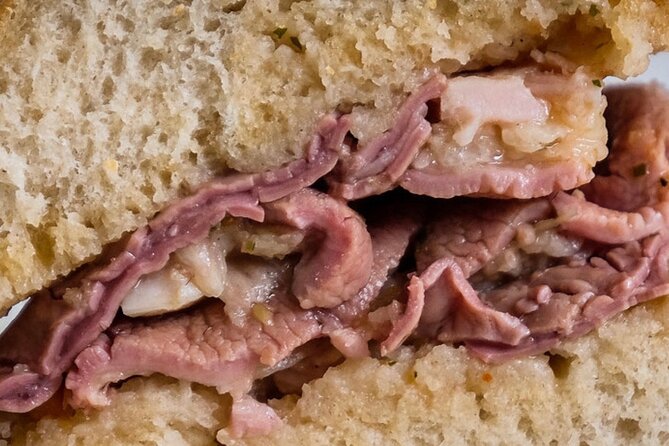 Eat and Go: The Florentine 3-Hour Street Food Tour - Stop 1 in Piazza della Signoria: Florentine Schiacciata First