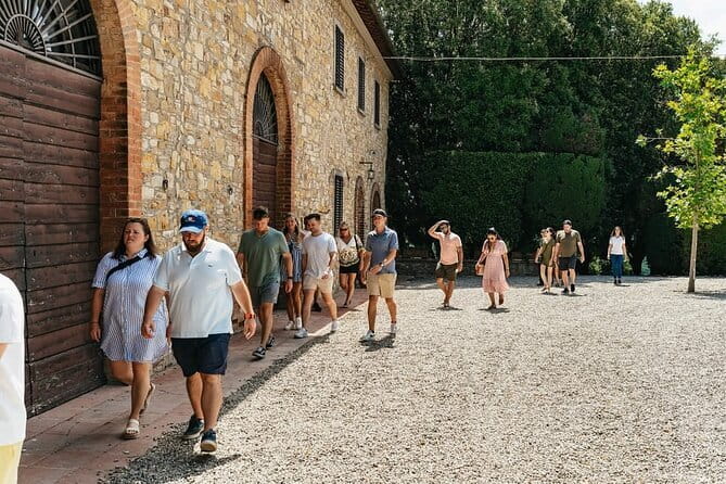 Essence of Chianti Small Group Tour with Lunch and Tastings from Florence - Getting from Florence to Chianti: the start at Piazzale Montelungo