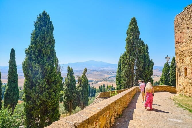 Essence of Chianti Small Group Tour with Lunch and Tastings from Florence - Stop 3 at Poggio Torselli: garden views over Florence and a Sangiovese finish