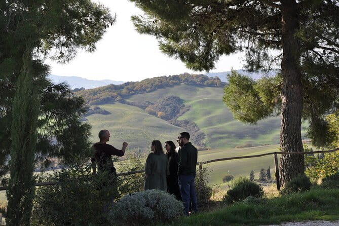 Exclusive Val d'Orcia Tour from Florence - A cinematic universe - Via di Gracciano nel Corso underground: Etruscan tombs and cellar theater