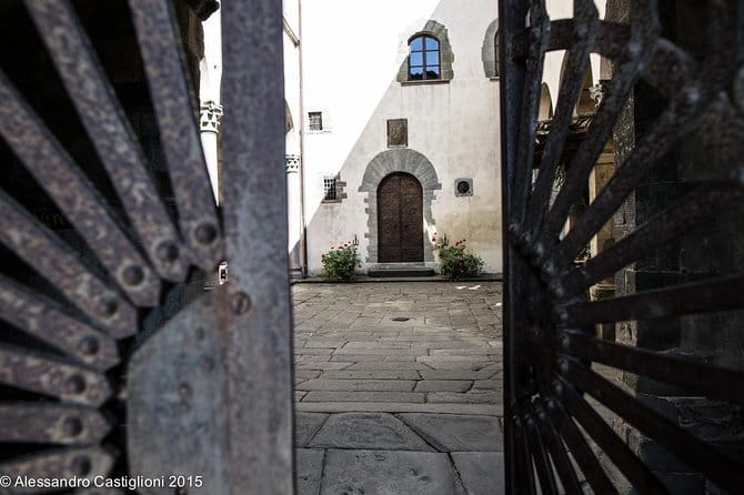 EXCLUSIVE - Wine Tasting near Florence with Castle and Ancient Cellars Tour - Your 2-hour schedule: castle courtyard, then ancient cellars