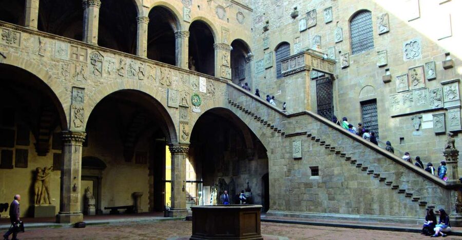 Florence: 1.5-Hour Bargello Museum Private Tour - Meeting up in the right spot for a smooth start