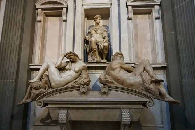 Florence: 1.5 hour Medici Chapels monolingual small-group guided tour - Key highlights worth planning around