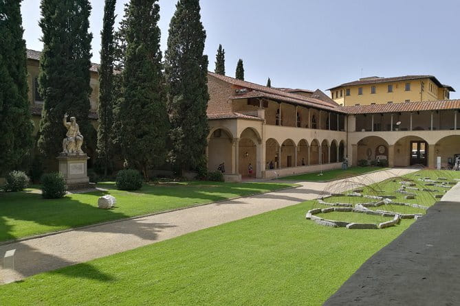 Florence: 1.5-hour Santa Croce Guided Experience - Small Groups, Headphones, and a Pace That Doesn’t Drag