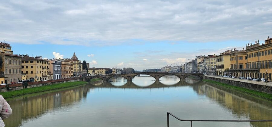 Florence: 2-Hour Guided Bike Tour - From Ponte alle Grazie to Santa Croce and Piazza della Signoria