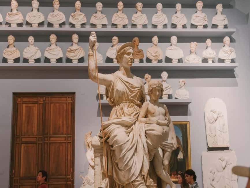 Florence: Accademia Gallery & Statue of David Express Tour - Guides who pace the room (and answer your questions)