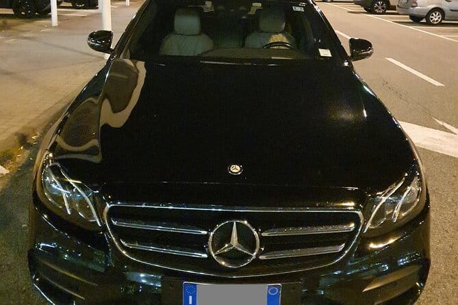 Florence Airport (FLR) to Florence hotels - Arrival Private Transfer - Where your driver meets you after customs