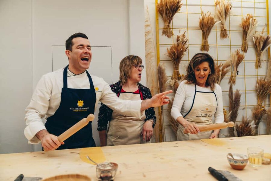 Florence: Art of Pasta Cooking Workshop with Food and Wine - Meeting Your Chef in Central Florence (and Using That Time Well)