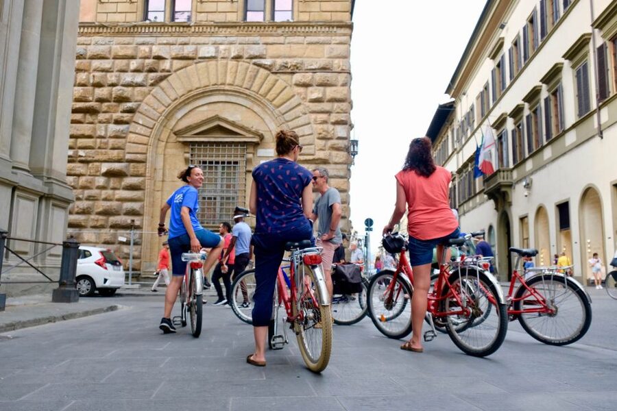 Florence at Night Bike Tour with Wine and Aperitivo Picnic - Santa Croce and Sant’Ambrogio: finishing with atmosphere