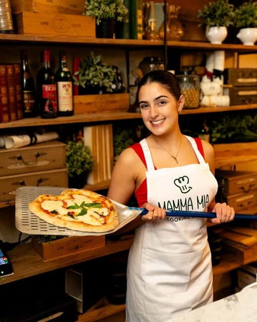 Florence: Authentic Pizza & Gelato Experience+Unlimited Wine - Learn pizza technique in a way that actually sticks