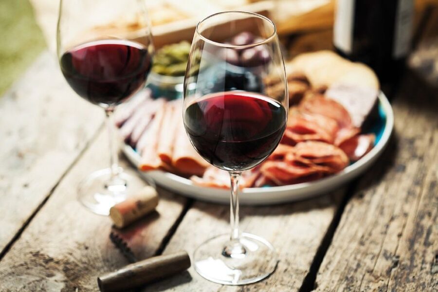 Florence/Badesse: Tuscany Group Vespa Tour with Wine Tasting - The Winery Stop: A Quiet Tasting With Time for Photos