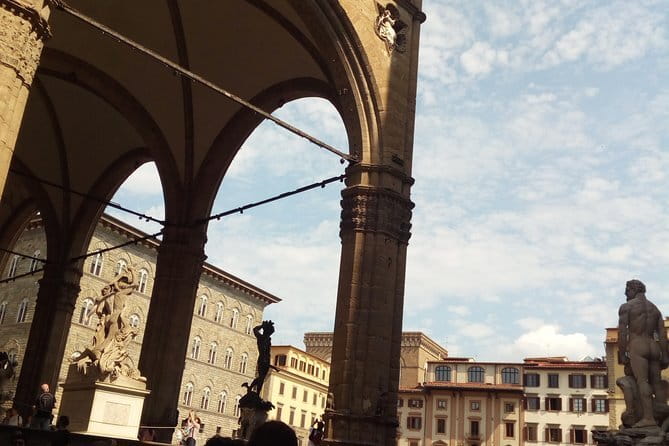 Florence: Best Of - with Tour Leader & Multilingual Audio Guide - Stop 1: Le Gallerie Degli Uffizi views first, tickets later
