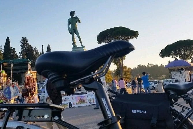 Florence bike tour with Piazzale Michelangelo. - Why this Florence bike tour starts at Via Camillo Cavour