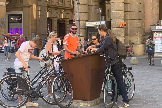 Florence by Bike: A Guided Tour of the City’s Highlights - How the ride stays manageable in a crowded city