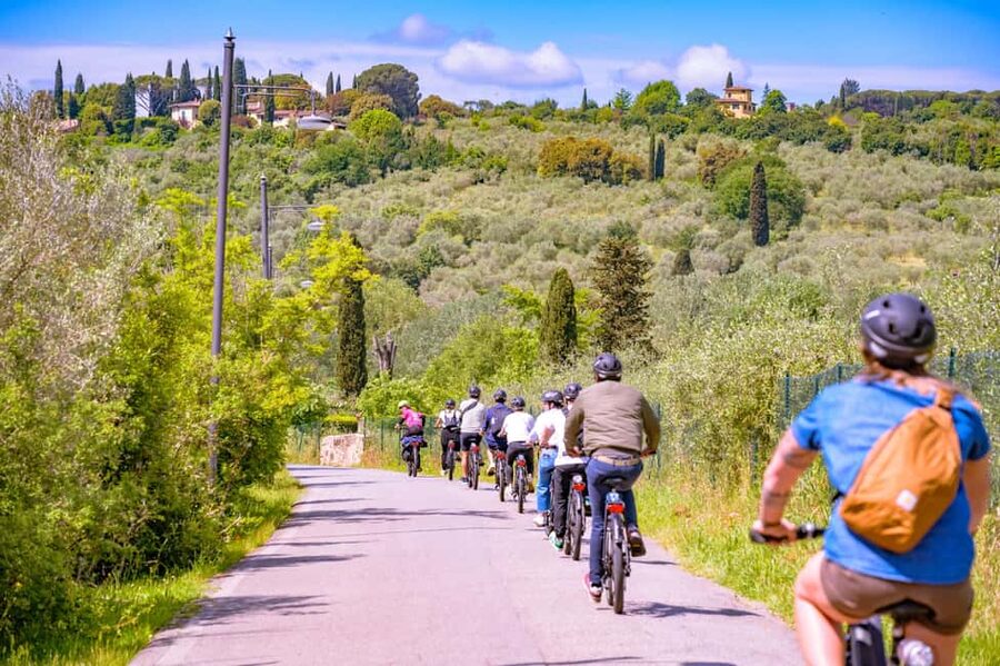 Florence: Chianti E-Bike Tour with Lunch & Two Wine Tastings - What to bring and what to wear for a smoother day